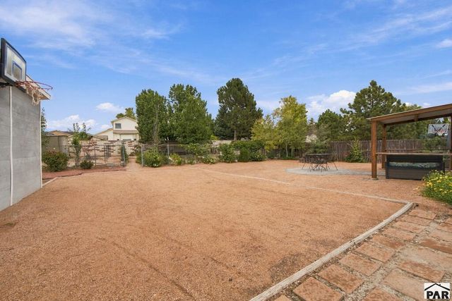 5307 Manor Ridge Dr, Pueblo, CO 81005