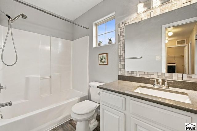 5307 Manor Ridge Dr, Pueblo, CO 81005