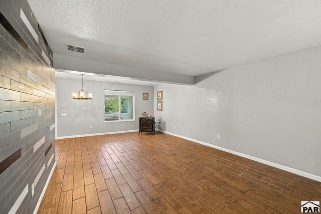 5307 Manor Ridge Dr, Pueblo, CO 81005