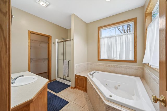 12831 Foxhill Avenue N, Hugo, MN 55038