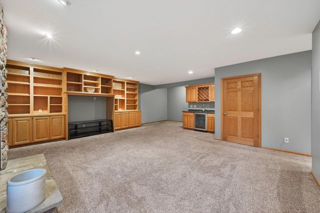 12831 Foxhill Avenue N, Hugo, MN 55038