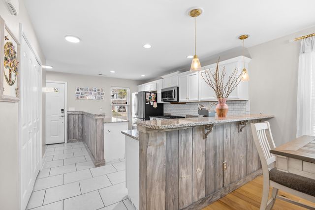 706 Riverward Dr., Myrtle Beach, SC 29588