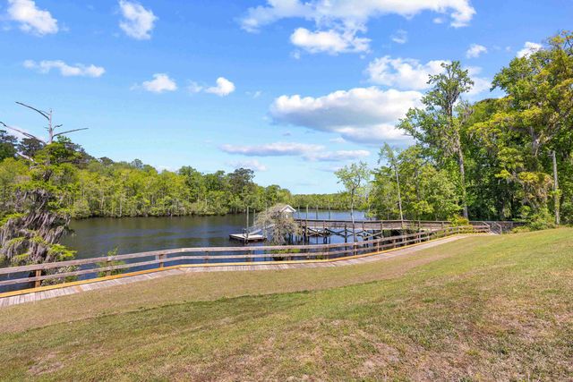 706 Riverward Dr., Myrtle Beach, SC 29588