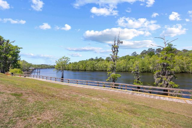 706 Riverward Dr., Myrtle Beach, SC 29588