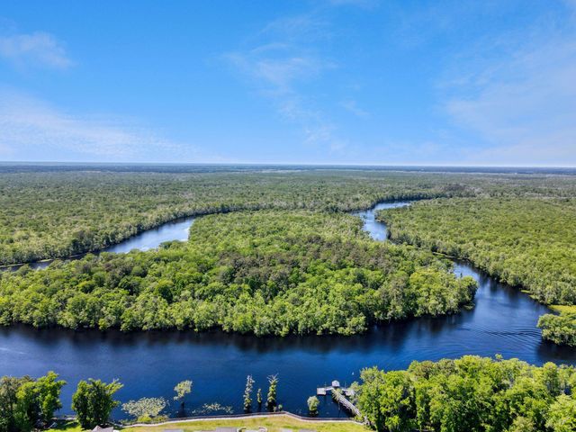 706 Riverward Dr., Myrtle Beach, SC 29588