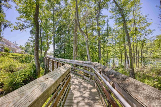 706 Riverward Dr., Myrtle Beach, SC 29588