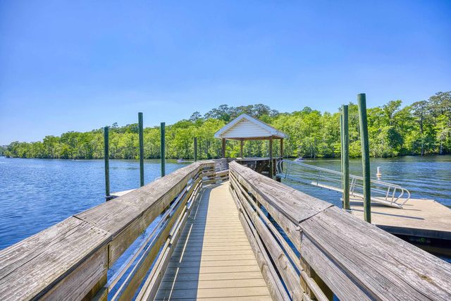 706 Riverward Dr., Myrtle Beach, SC 29588