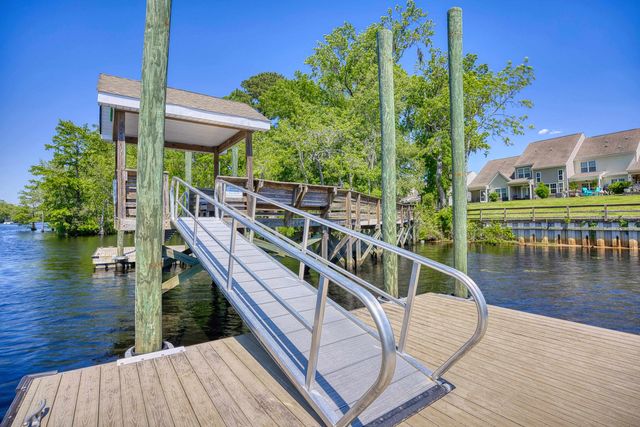 706 Riverward Dr., Myrtle Beach, SC 29588