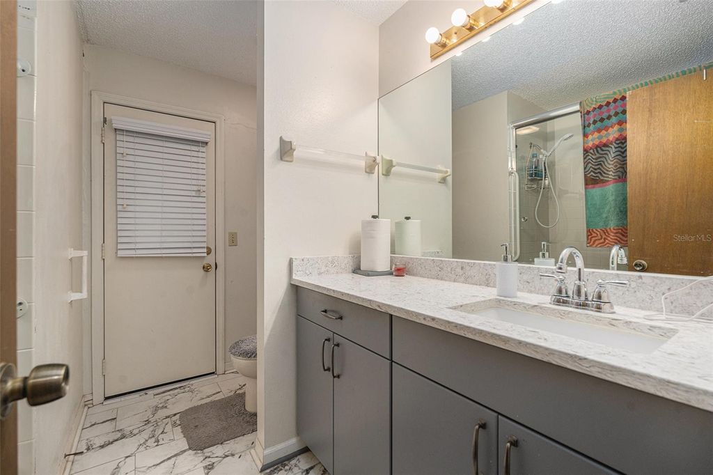 Image 26 of property listing at 3534 YALE CIRCLE, Riverview, FL 33578