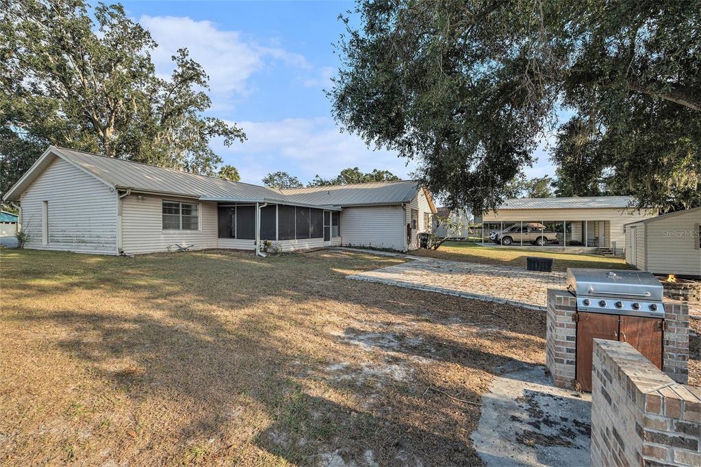 Image 30 of property listing at 3534 YALE CIRCLE, Riverview, FL 33578