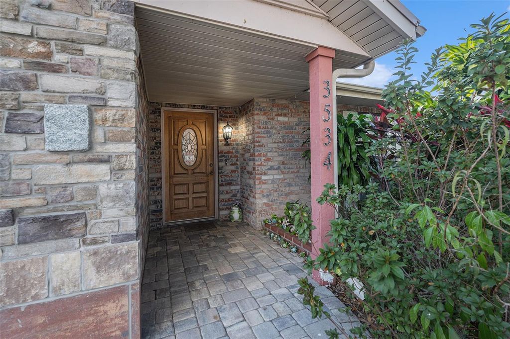 Image 4 of property listing at 3534 YALE CIRCLE, Riverview, FL 33578