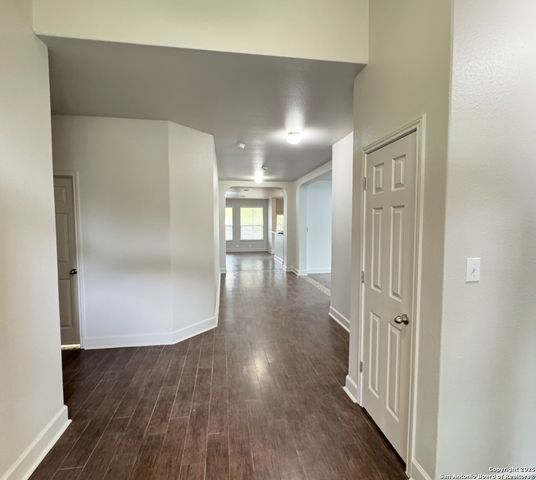 1011 Orchid Grv, San Antonio, TX 78245