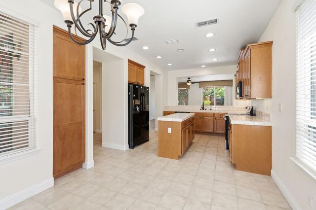 280 Perazul Cir, Sacramento, CA 95835