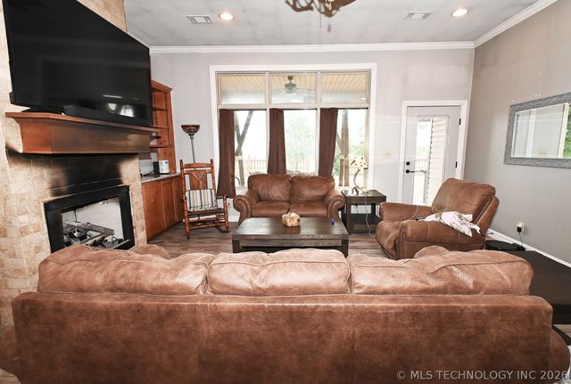 451877 E 958, Vian, OK 74962