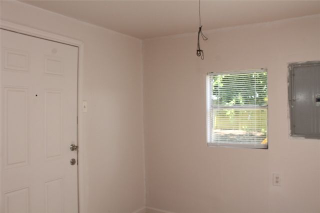 531 W Spurgeon Street, Fort Worth, TX 76115