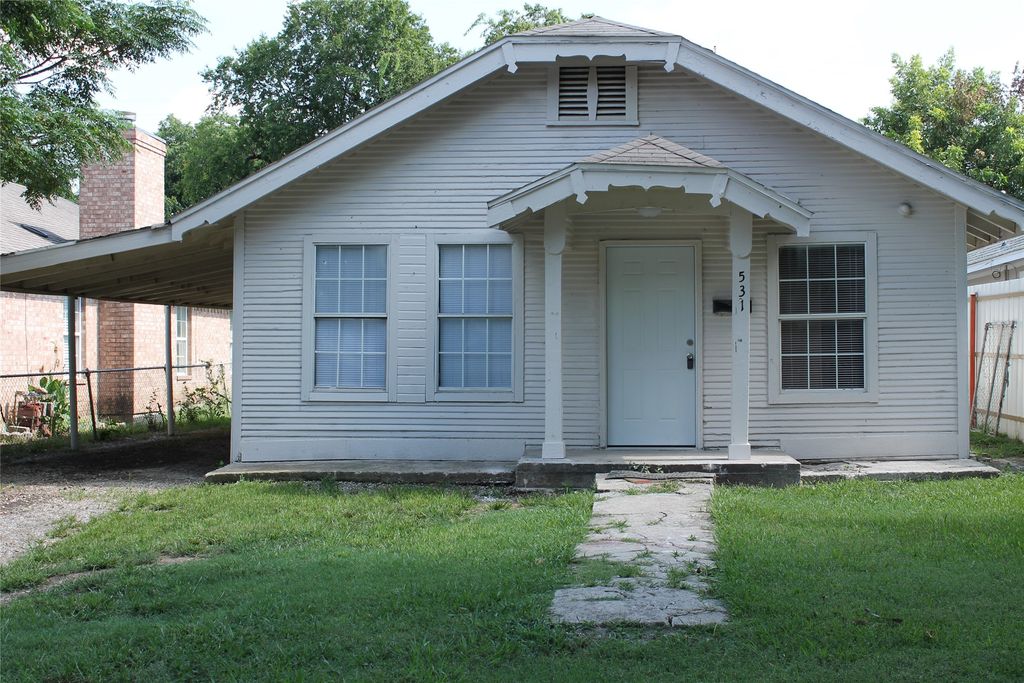 531 W Spurgeon Street, Fort Worth, TX 76115