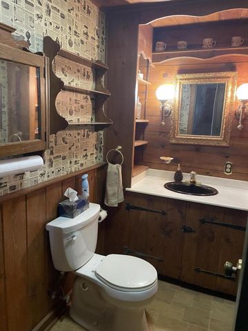 1320 E Oakwood ROAD, Oak Creek, WI 53154