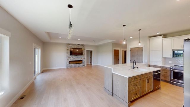 2330 9th Street W, Albert Lea, MN 56007