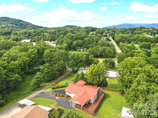 41 Vista Drive, Clyde, NC 28721