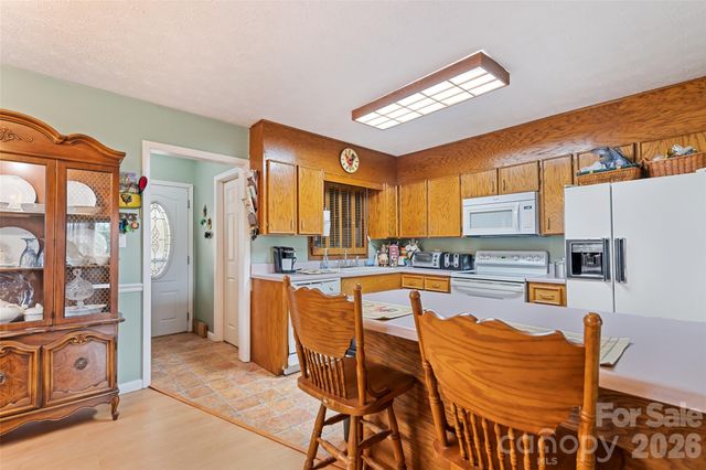 41 Vista Drive, Clyde, NC 28721