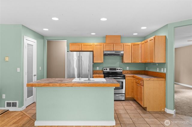 16033 Agate Street SE, Yelm, WA 98597