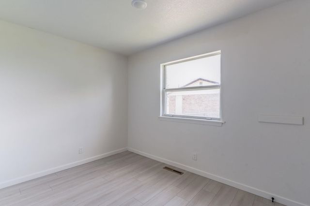 1607 E Berkeley St, Wichita, KS 67216