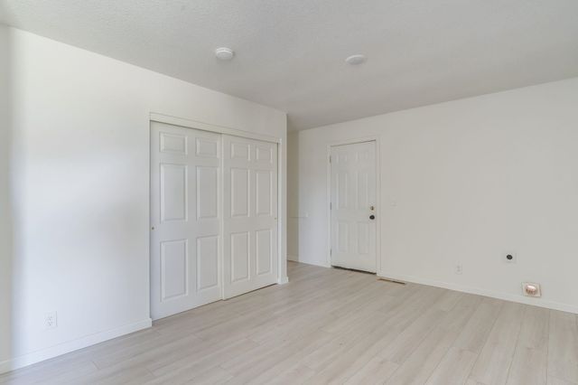 1607 E Berkeley St, Wichita, KS 67216