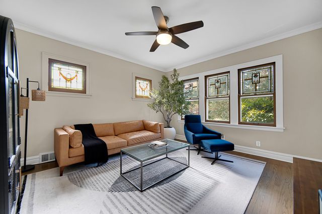 3921 Sunnyside Avenue, Brookfield, IL 60513