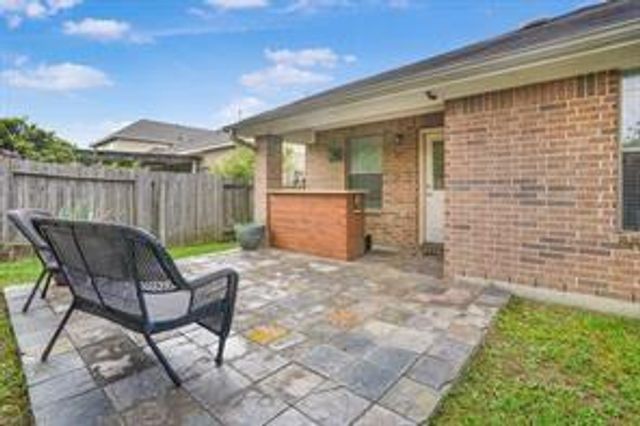 10351 Whisper Bluff Drive, Humble, TX 77396