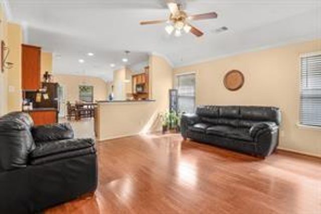 10351 Whisper Bluff Drive, Humble, TX 77396