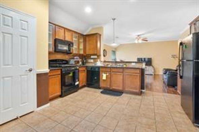 10351 Whisper Bluff Drive, Humble, TX 77396