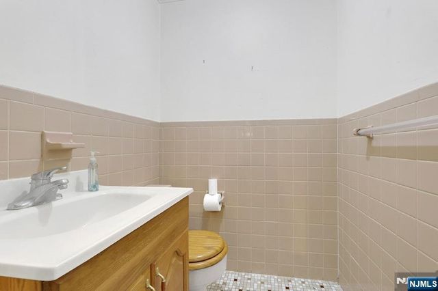 64 Overlook Drive, Woodcliff Lake, NJ 07677