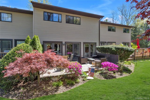 7 Northgate Court, Melville, NY 11747