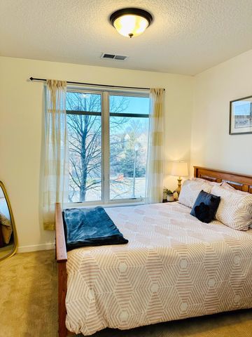 1070 Grandview Court NE 304, Columbia Heights, MN 55421