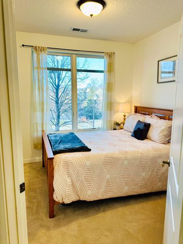 1070 Grandview Court NE 304, Columbia Heights, MN 55421