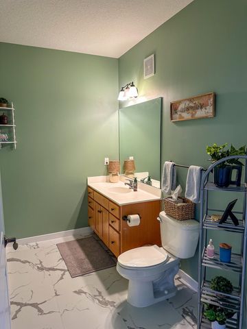 1070 Grandview Court NE 304, Columbia Heights, MN 55421