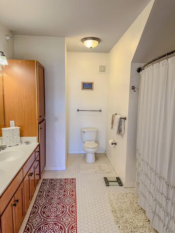 1070 Grandview Court NE 304, Columbia Heights, MN 55421