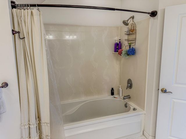 1070 Grandview Court NE 304, Columbia Heights, MN 55421