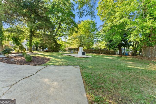 1317 NW North Enota Avenue, Gainesville, GA 30501