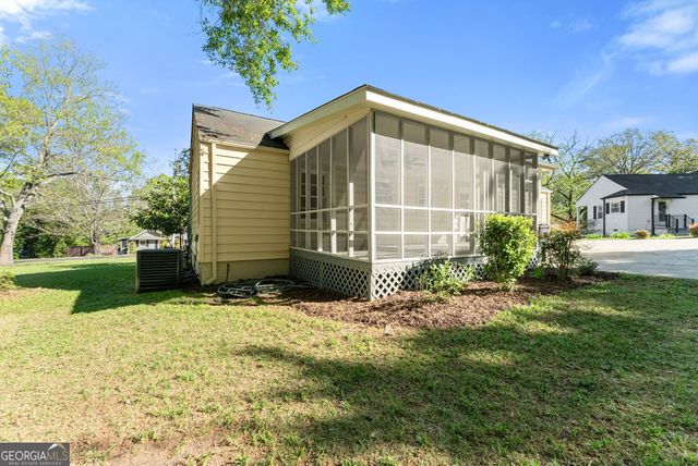 1317 NW North Enota Avenue, Gainesville, GA 30501