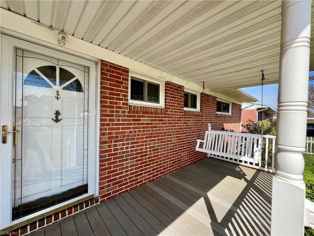 8005 Walters DR, Norfolk, VA 23518