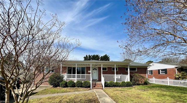 8005 Walters DR, Norfolk, VA 23518