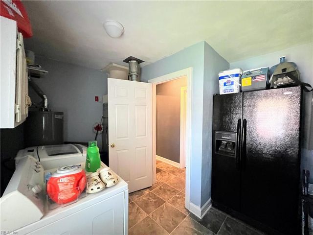 8005 Walters DR, Norfolk, VA 23518