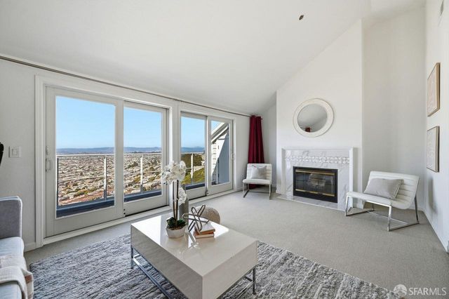 580 Pointe Pacific 4, Daly City, CA 94014