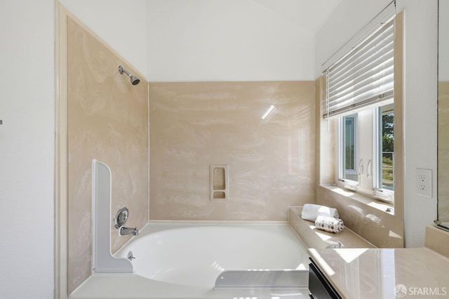 580 Pointe Pacific 4, Daly City, CA 94014