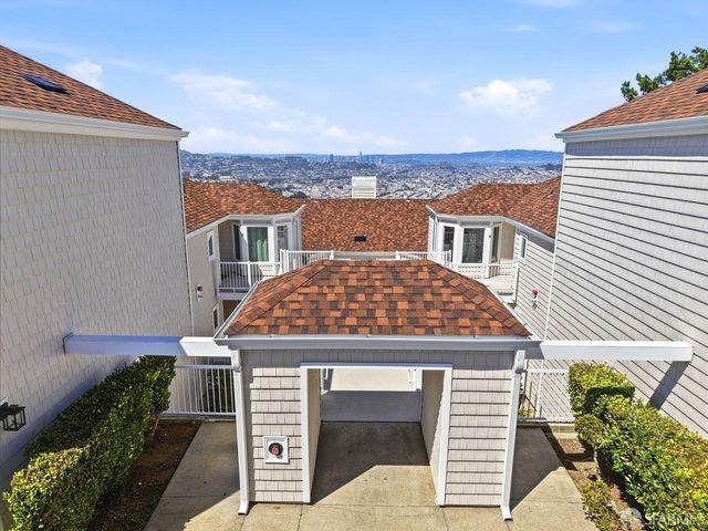 580 Pointe Pacific 4, Daly City, CA 94014