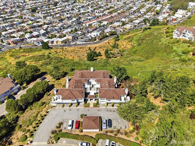 580 Pointe Pacific 4, Daly City, CA 94014