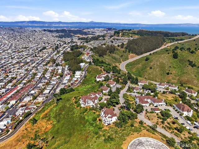 580 Pointe Pacific 4, Daly City, CA 94014