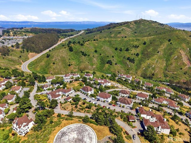 580 Pointe Pacific 4, Daly City, CA 94014
