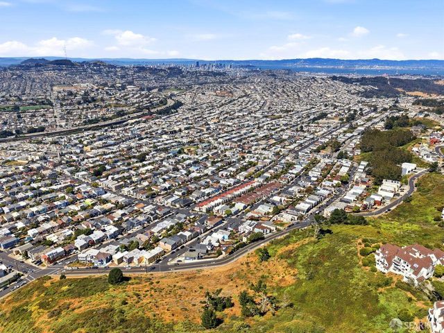 580 Pointe Pacific 4, Daly City, CA 94014